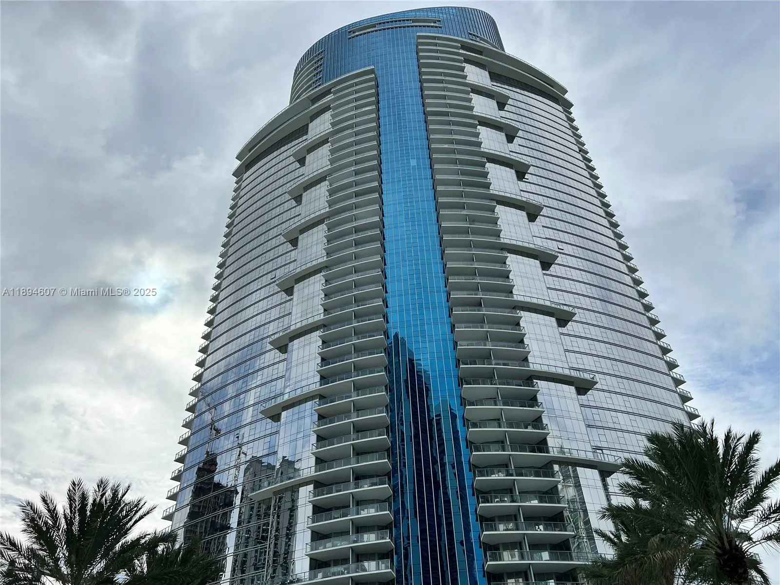 851 NE 1st Ave, #4101
