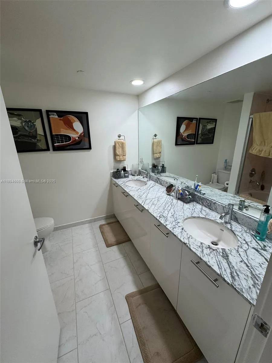 950 Brickell Bay Dr, #3610