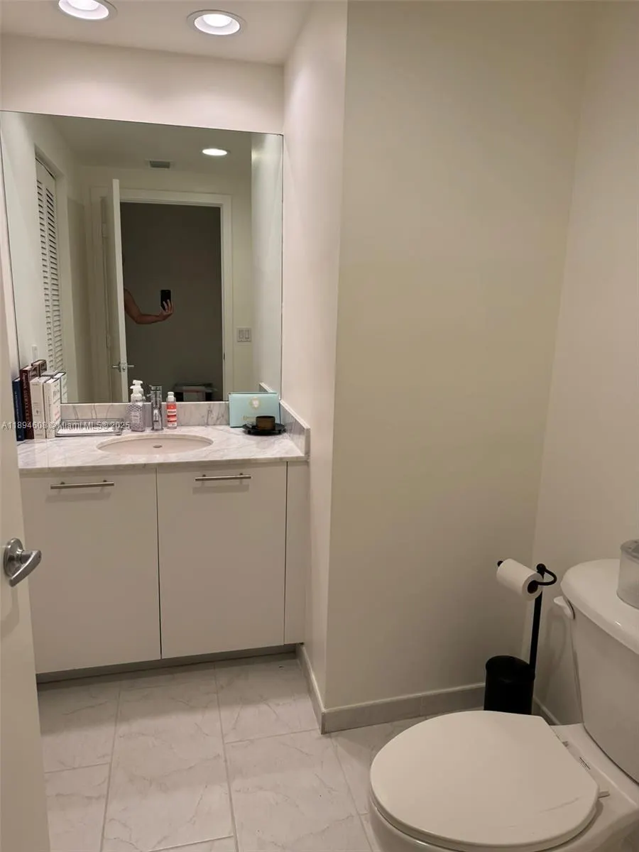 950 Brickell Bay Dr, #3610