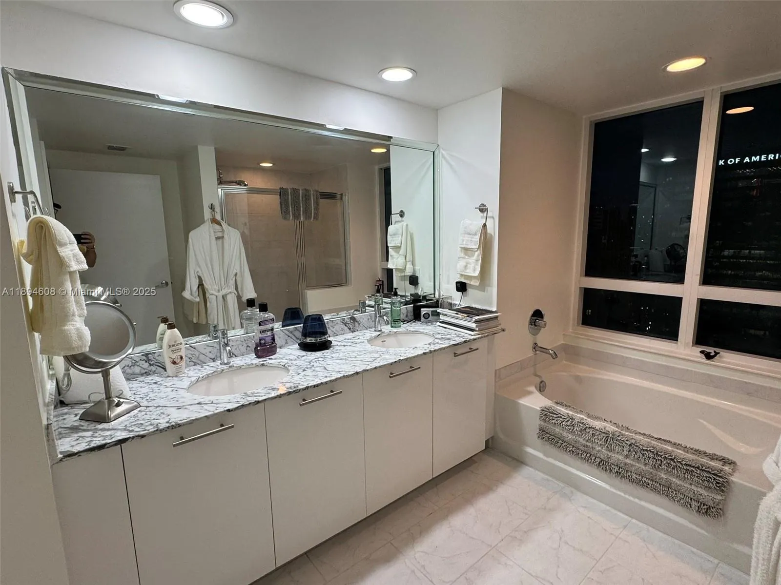 950 Brickell Bay Dr, #3610