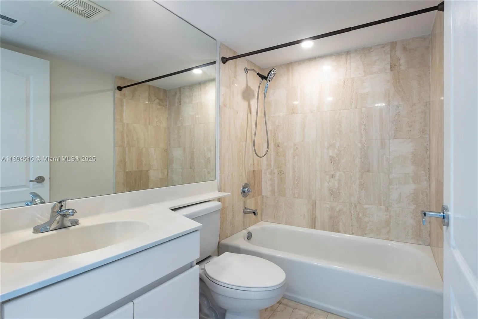 1800 Sunset Harbour Dr, #2215