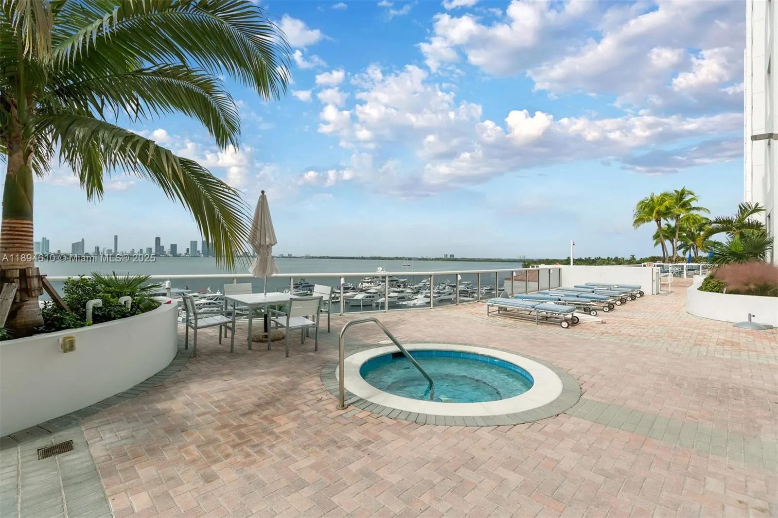 1800 Sunset Harbour Dr, #2215
