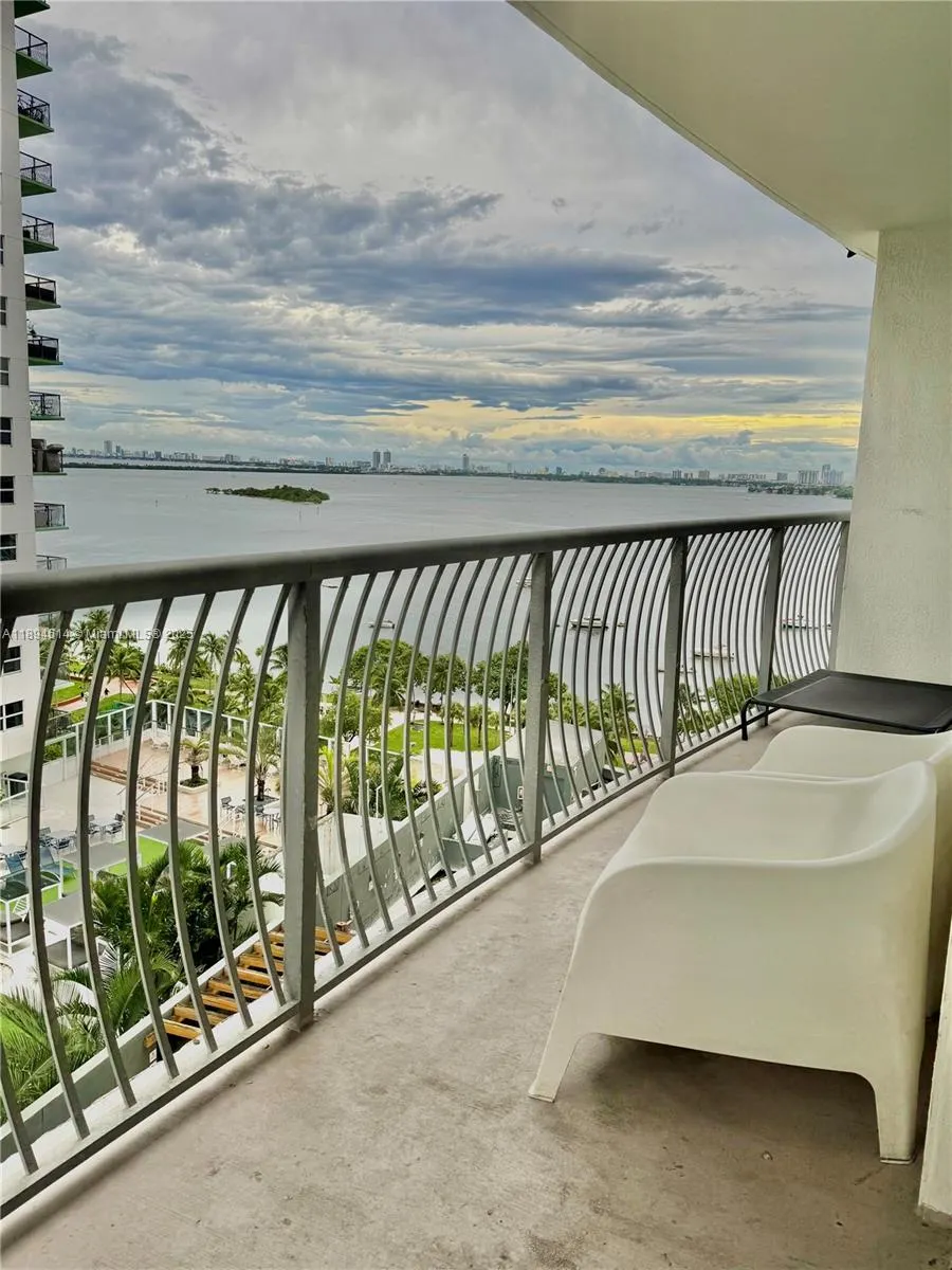 1750 N Bayshore Dr, #1605