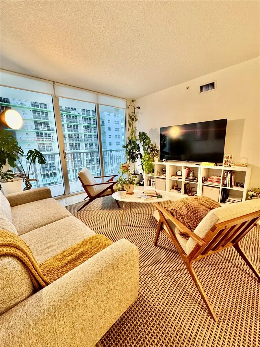 1750 N Bayshore Dr, #1605