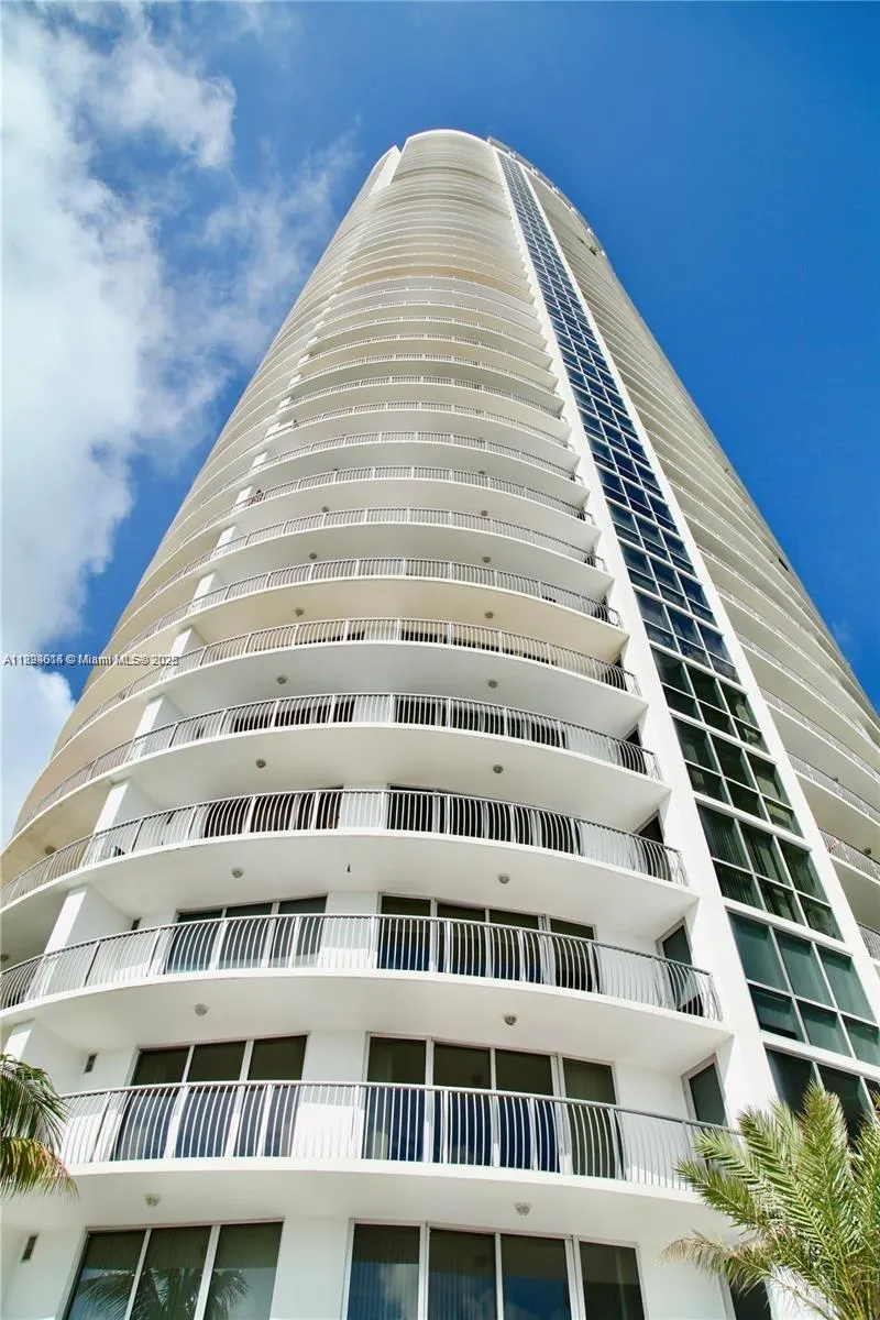 1750 N Bayshore Dr, #1605