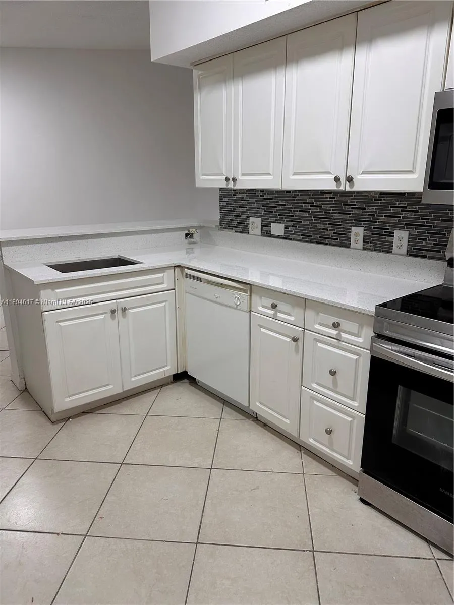 9640 NW 2nd St, #5-306