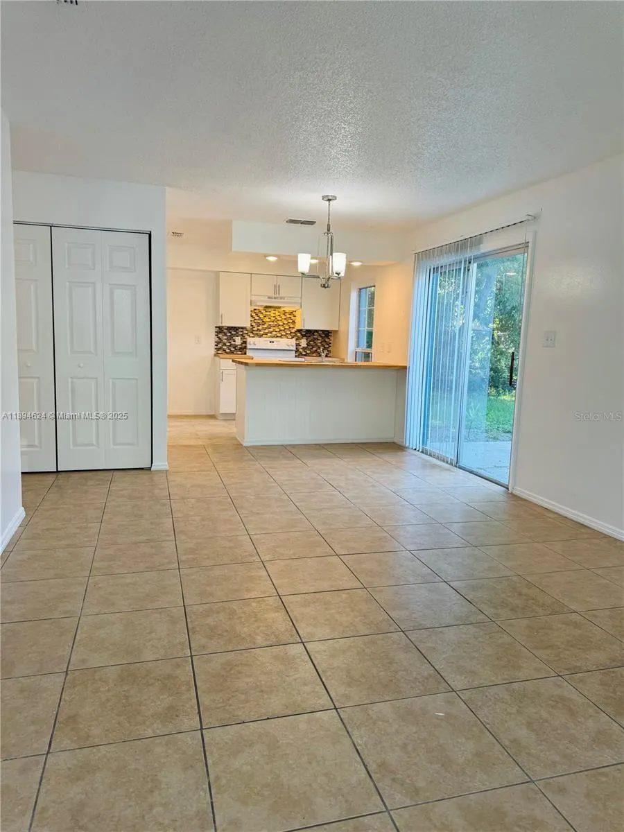 4200 SE 22nd AVe, #A