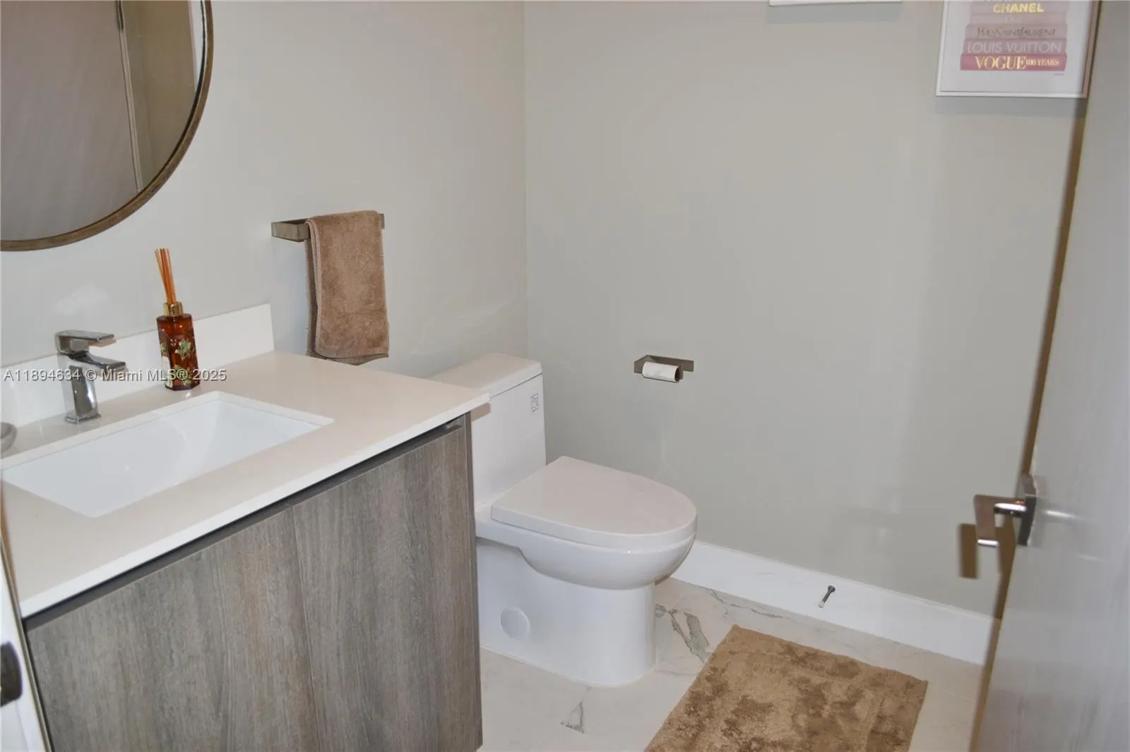 17550 Collins Ave, #703