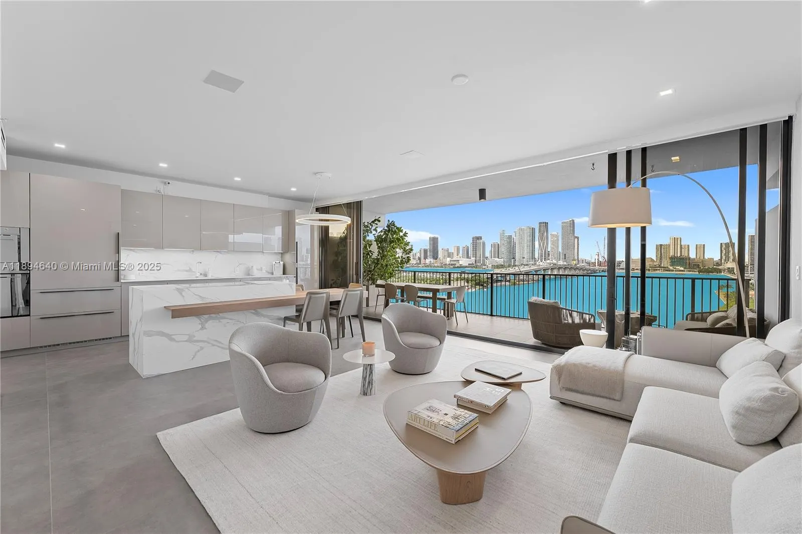1000 Venetian Way, #1006