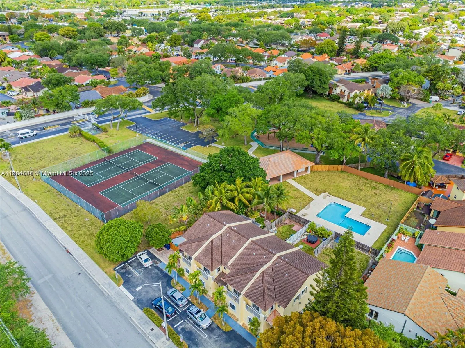 11196 SW 75th Ter