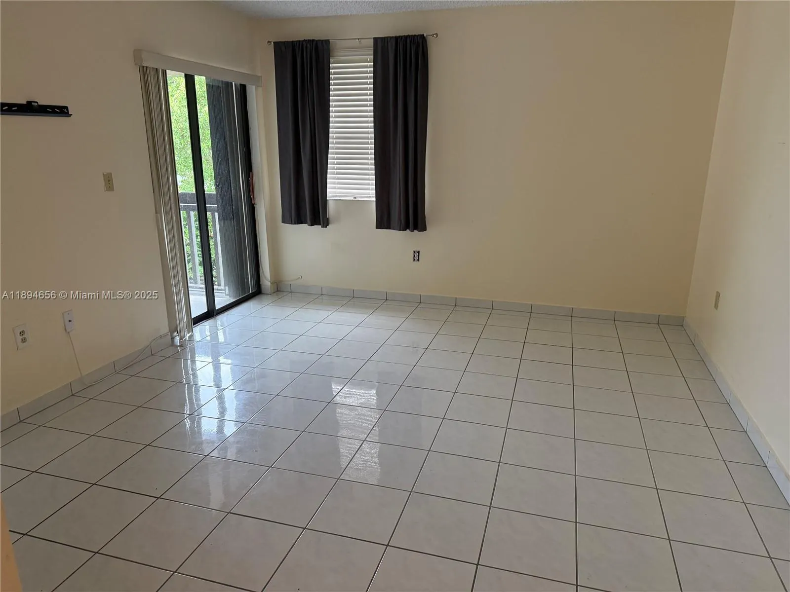 8879 Fontainebleau Blvd, #202