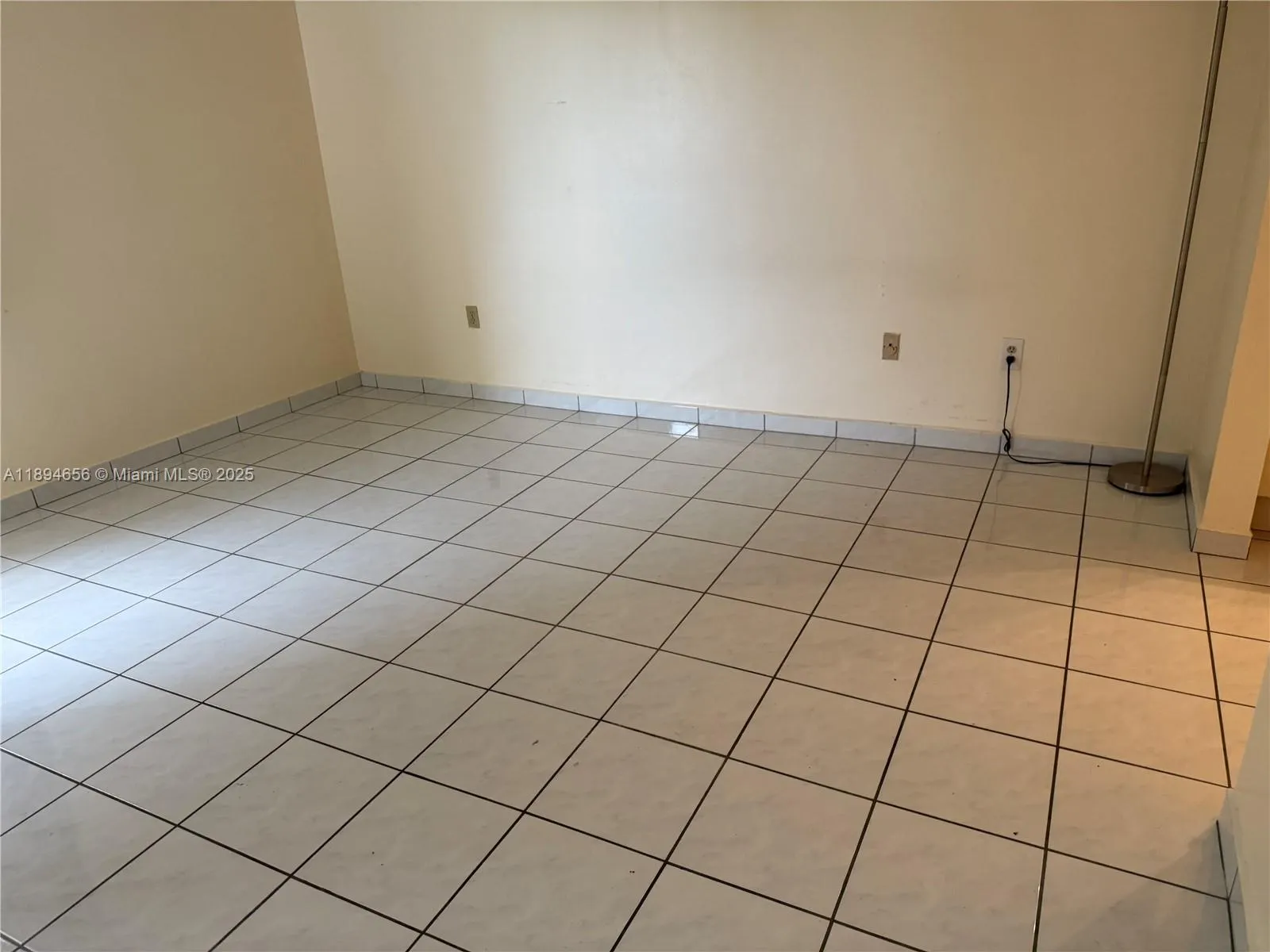 8879 Fontainebleau Blvd, #202