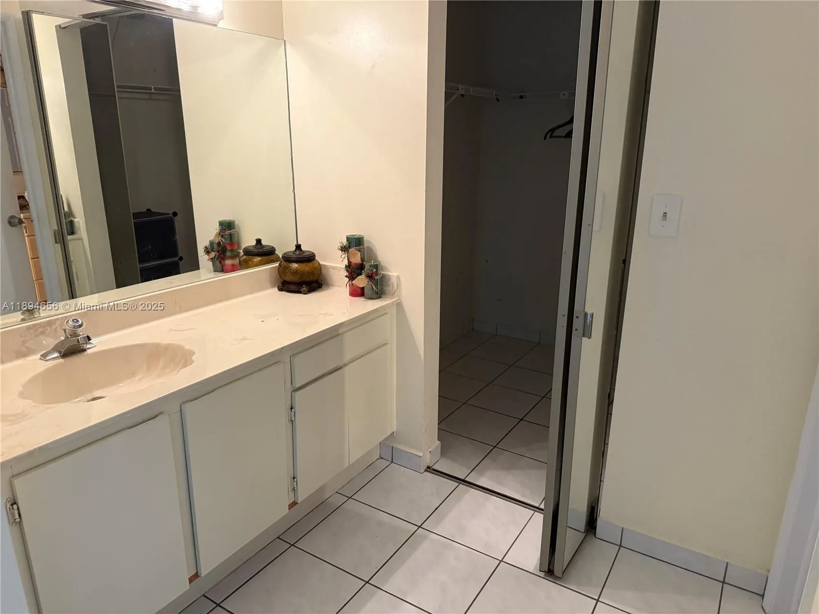 8879 Fontainebleau Blvd, #202
