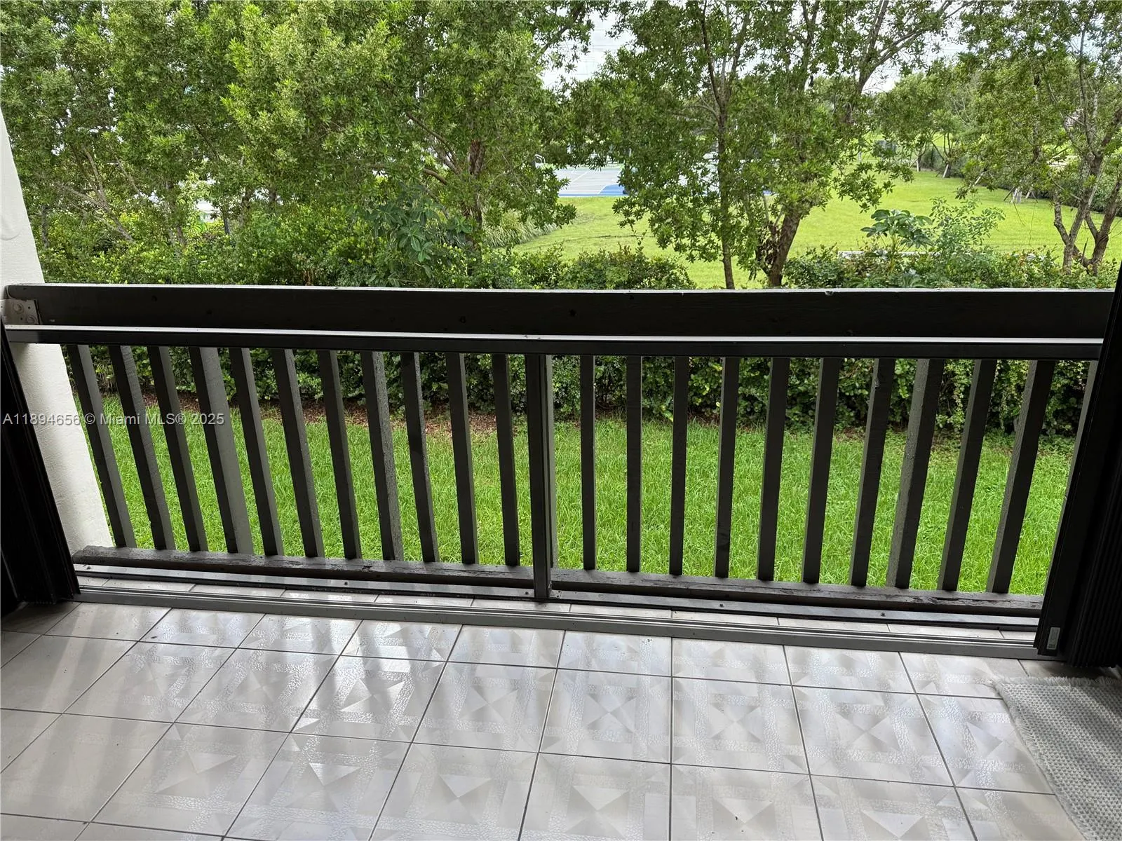 8879 Fontainebleau Blvd, #202