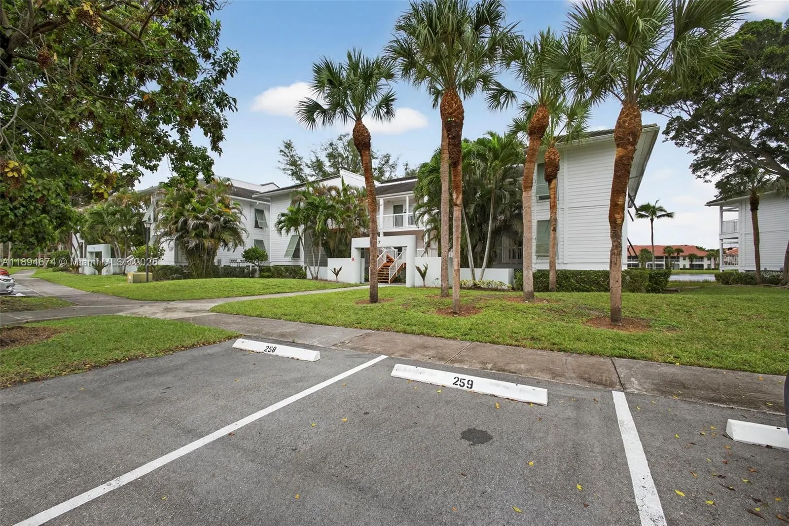 259 Cypress Point Dr, #259