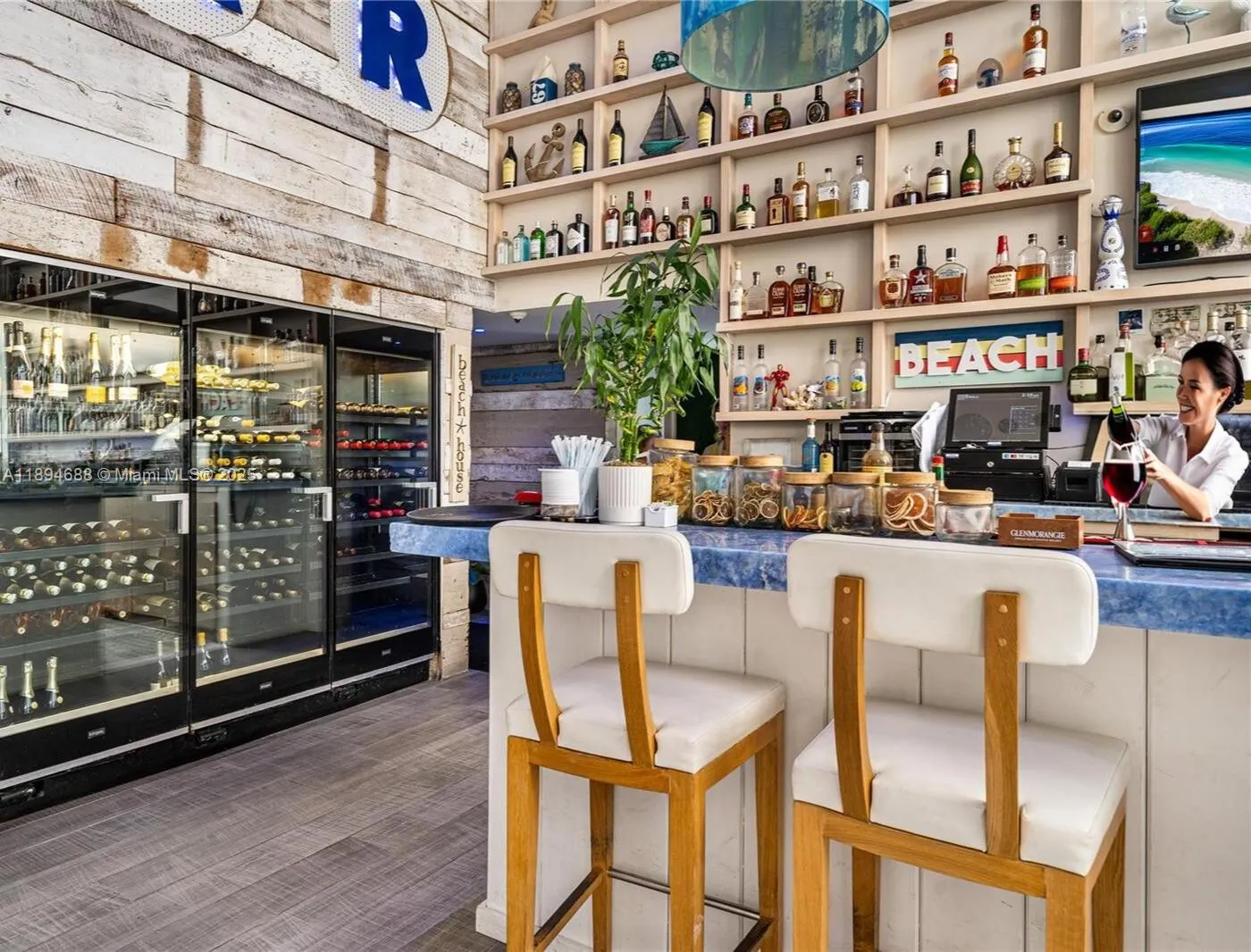 15901 Collins Ave, #705