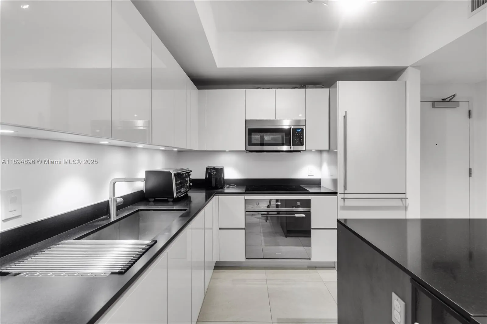 1010 Brickell Ave, #1607