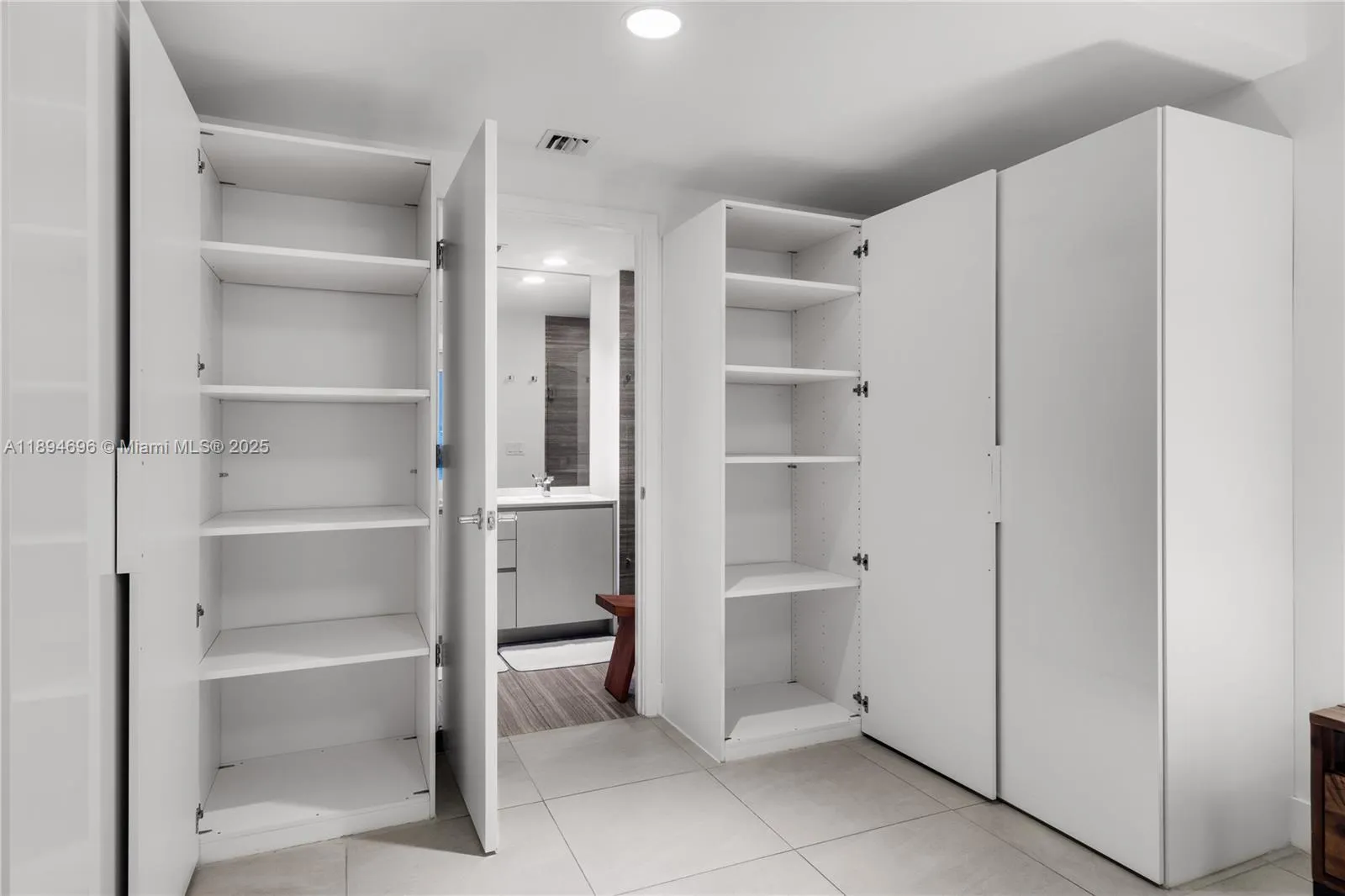 1010 Brickell Ave, #1607