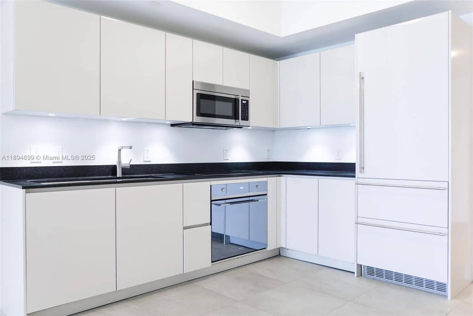 1010 Brickell Ave, #3210