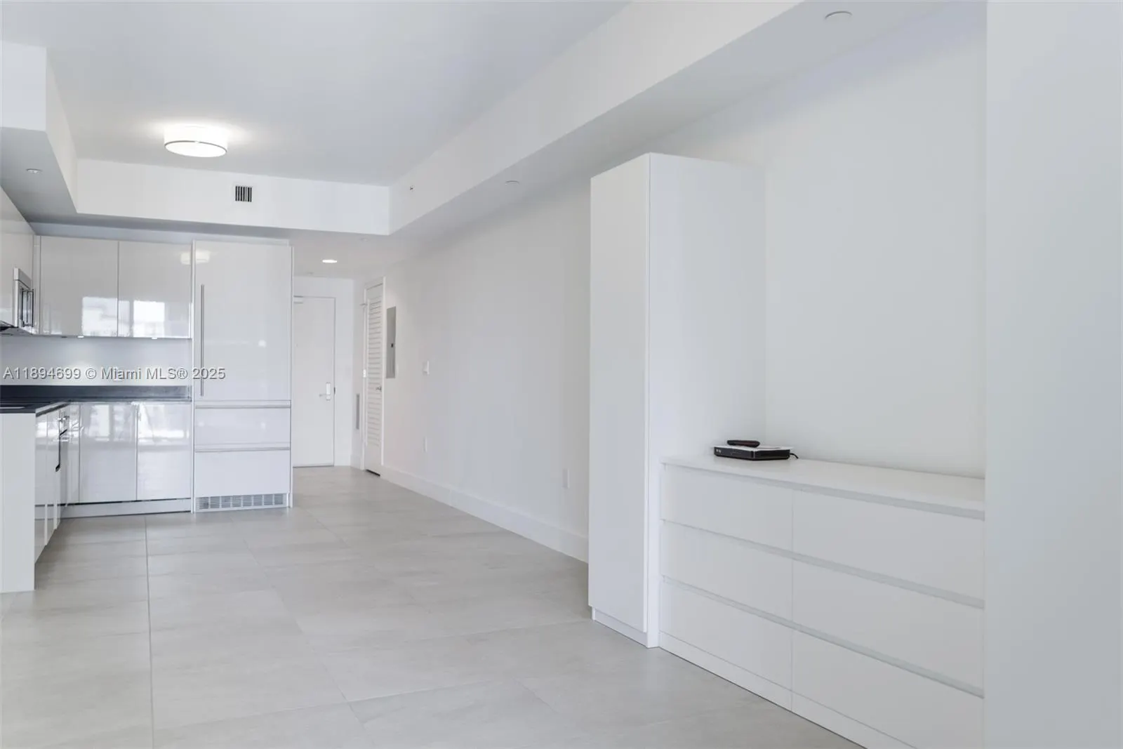 1010 Brickell Ave, #3210
