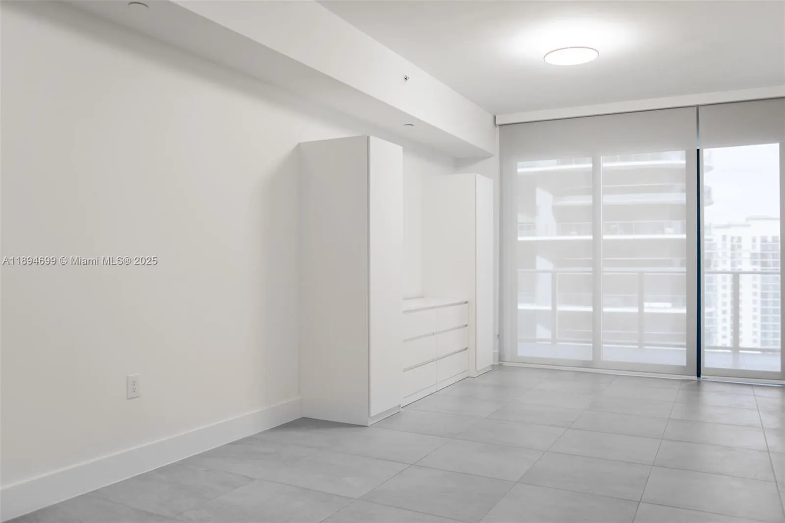 1010 Brickell Ave, #3210