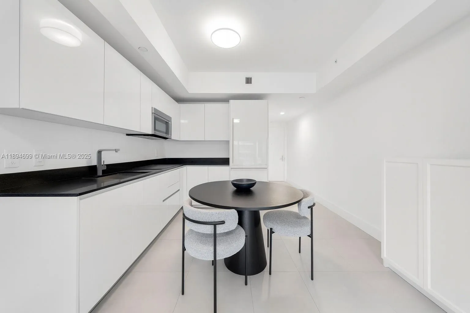 1010 Brickell Ave, #3210
