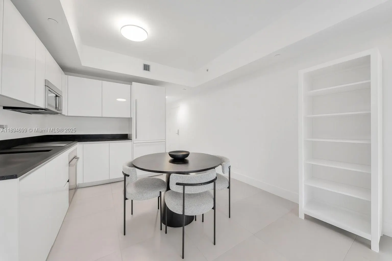 1010 Brickell Ave, #3210