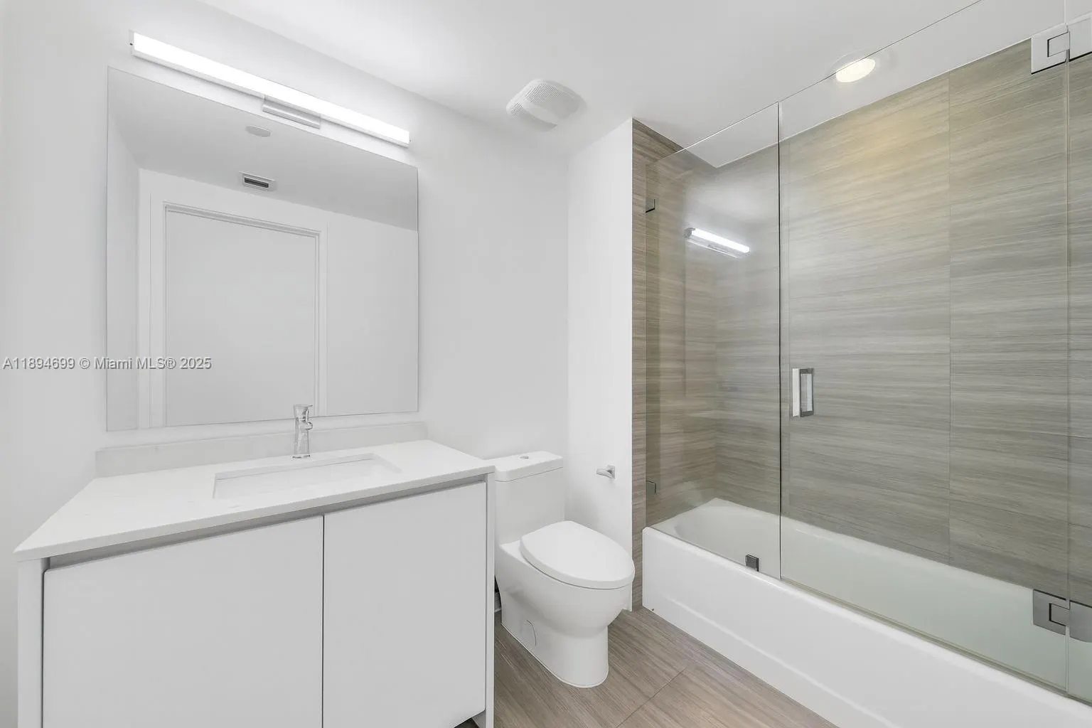 1010 Brickell Ave, #3210