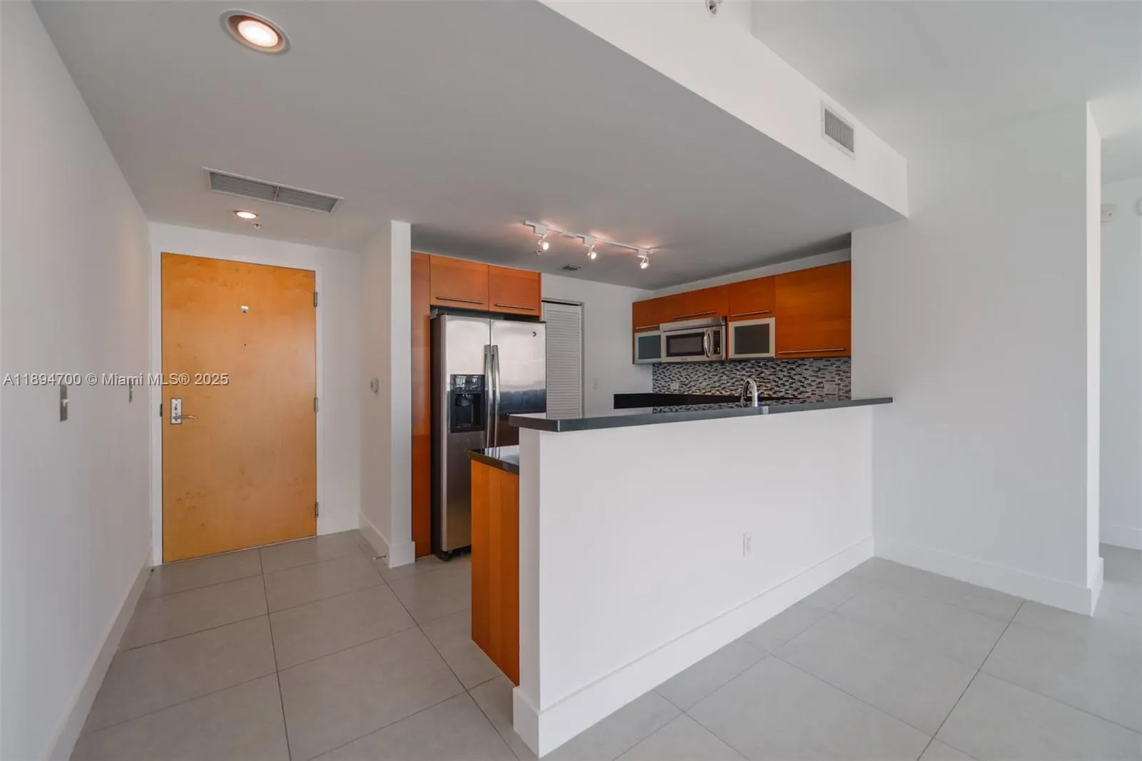 253 NE 2nd St, #3902