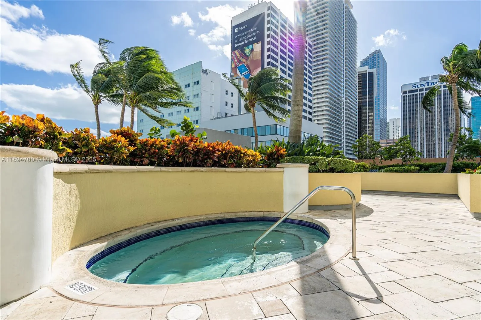 253 NE 2nd St, #3902