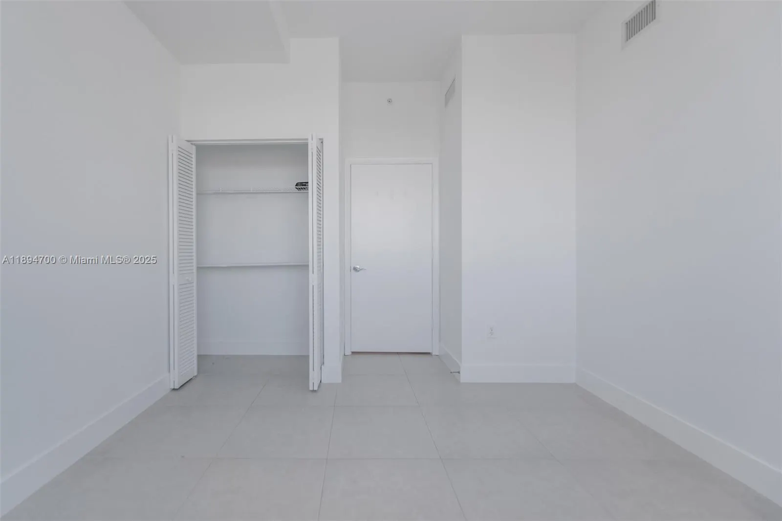 253 NE 2nd St, #3902