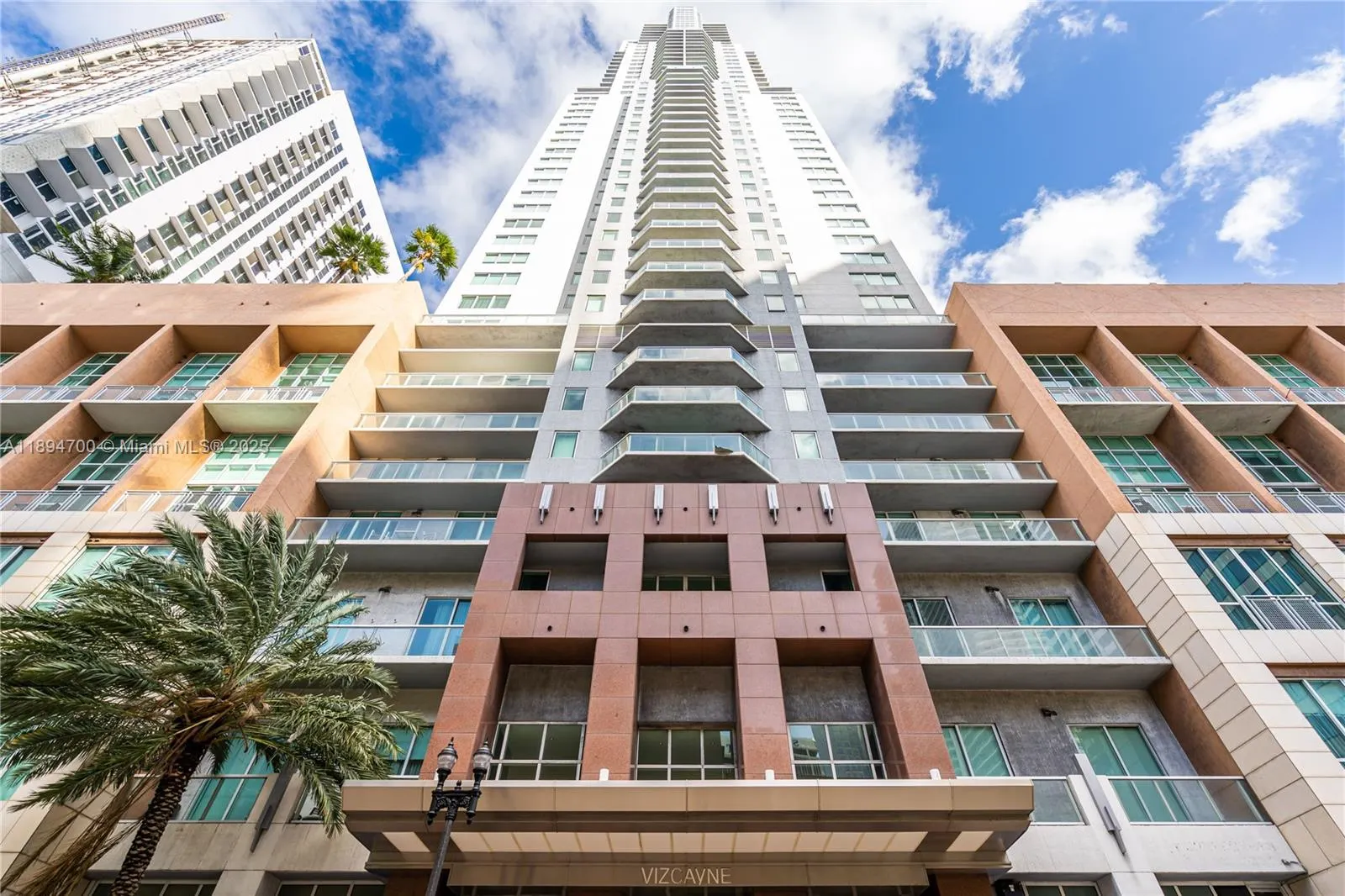 253 NE 2nd St, #3902