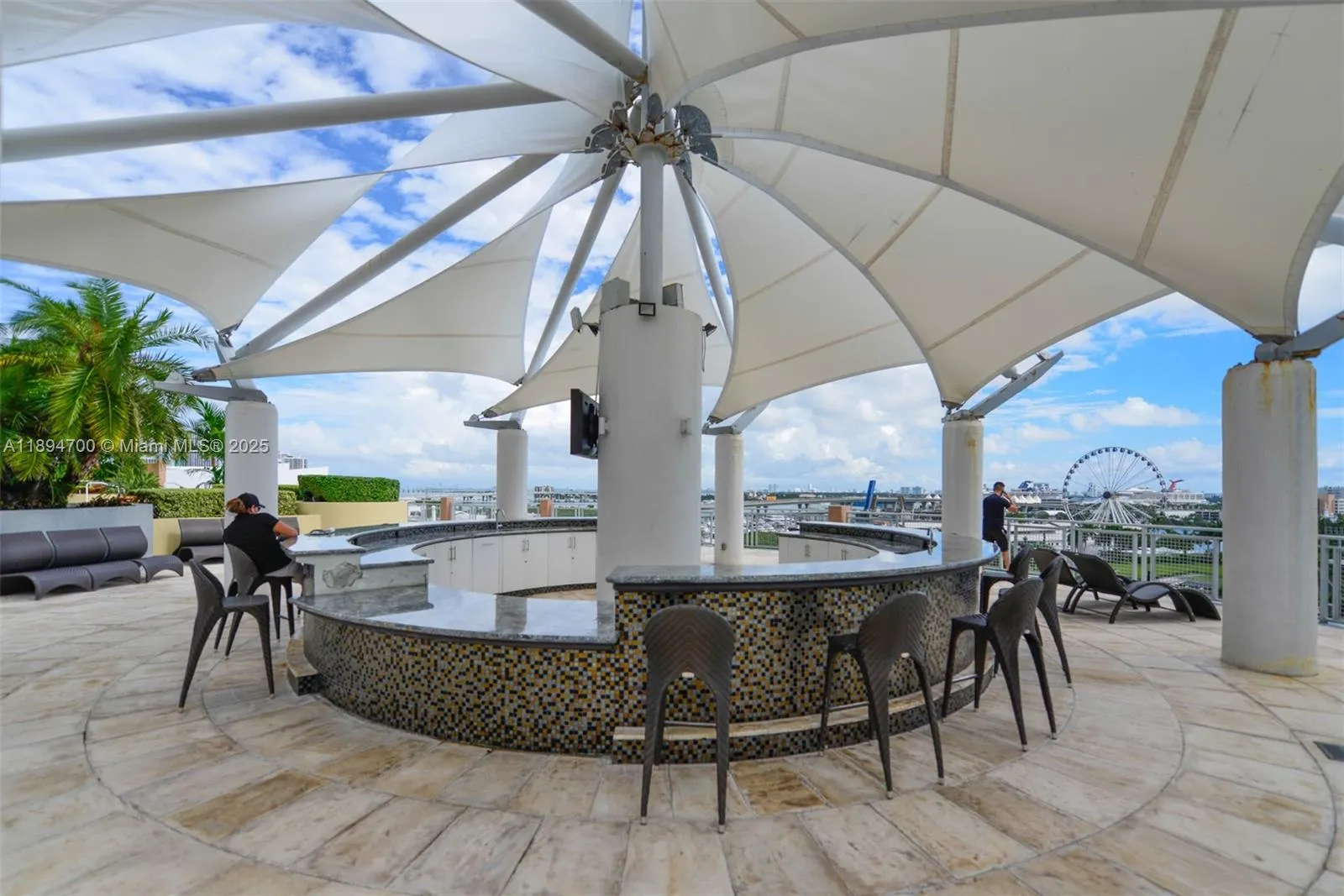 253 NE 2nd St, #3902