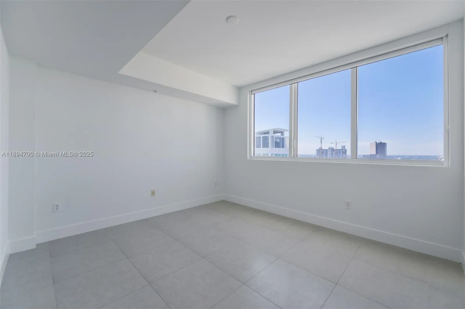 253 NE 2nd St, #3902