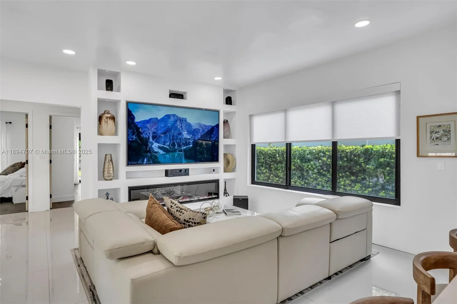 2484 SW 25 ST