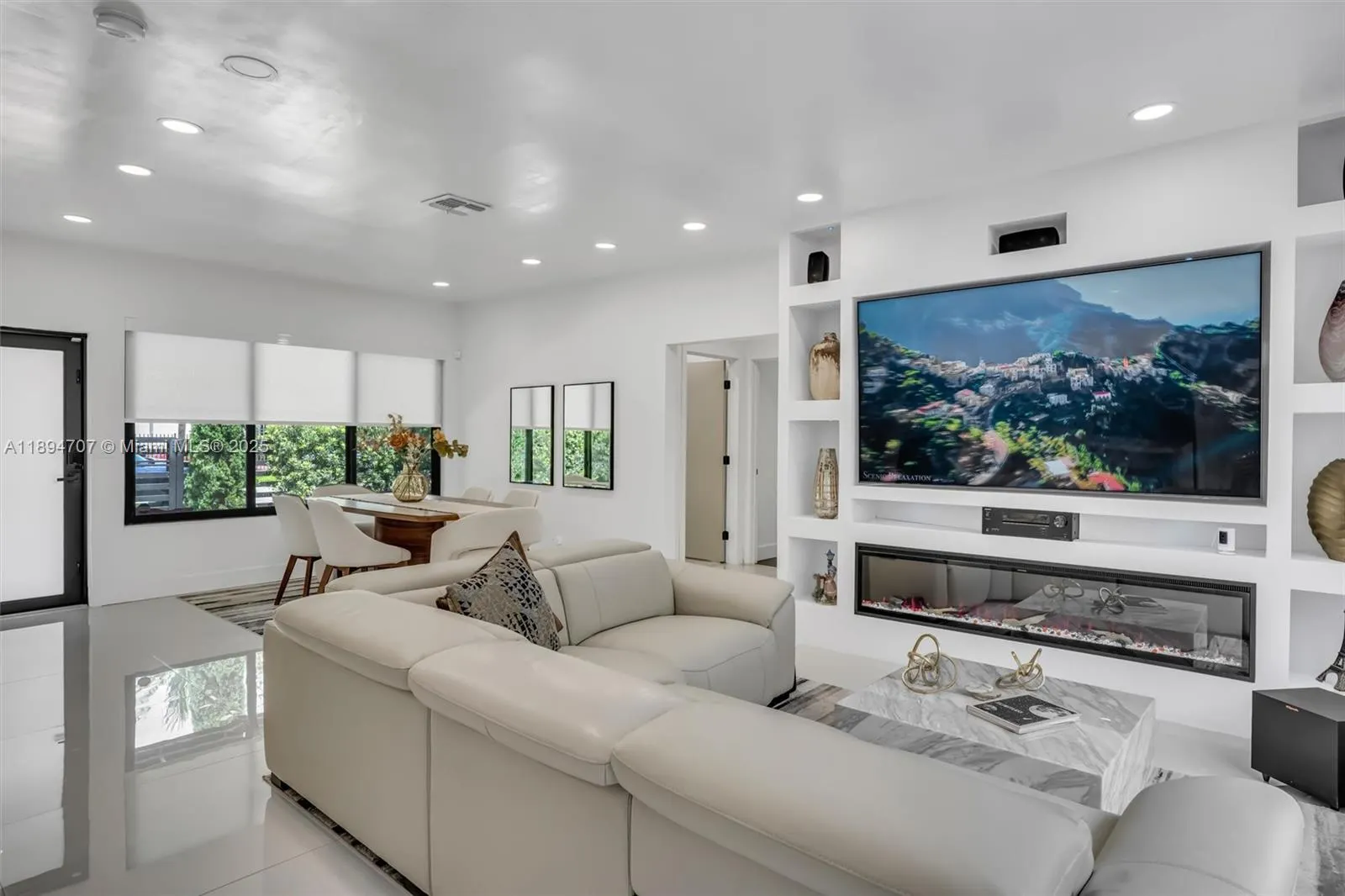 2484 SW 25 ST