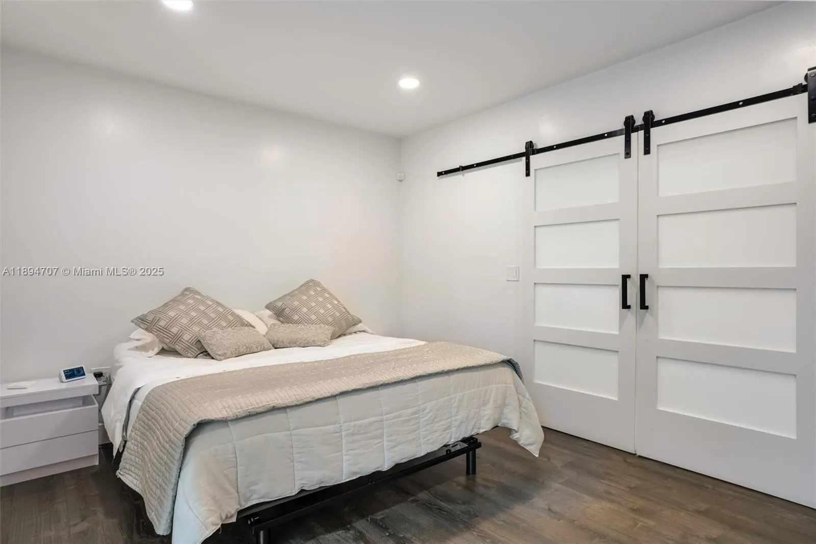 2484 SW 25 ST