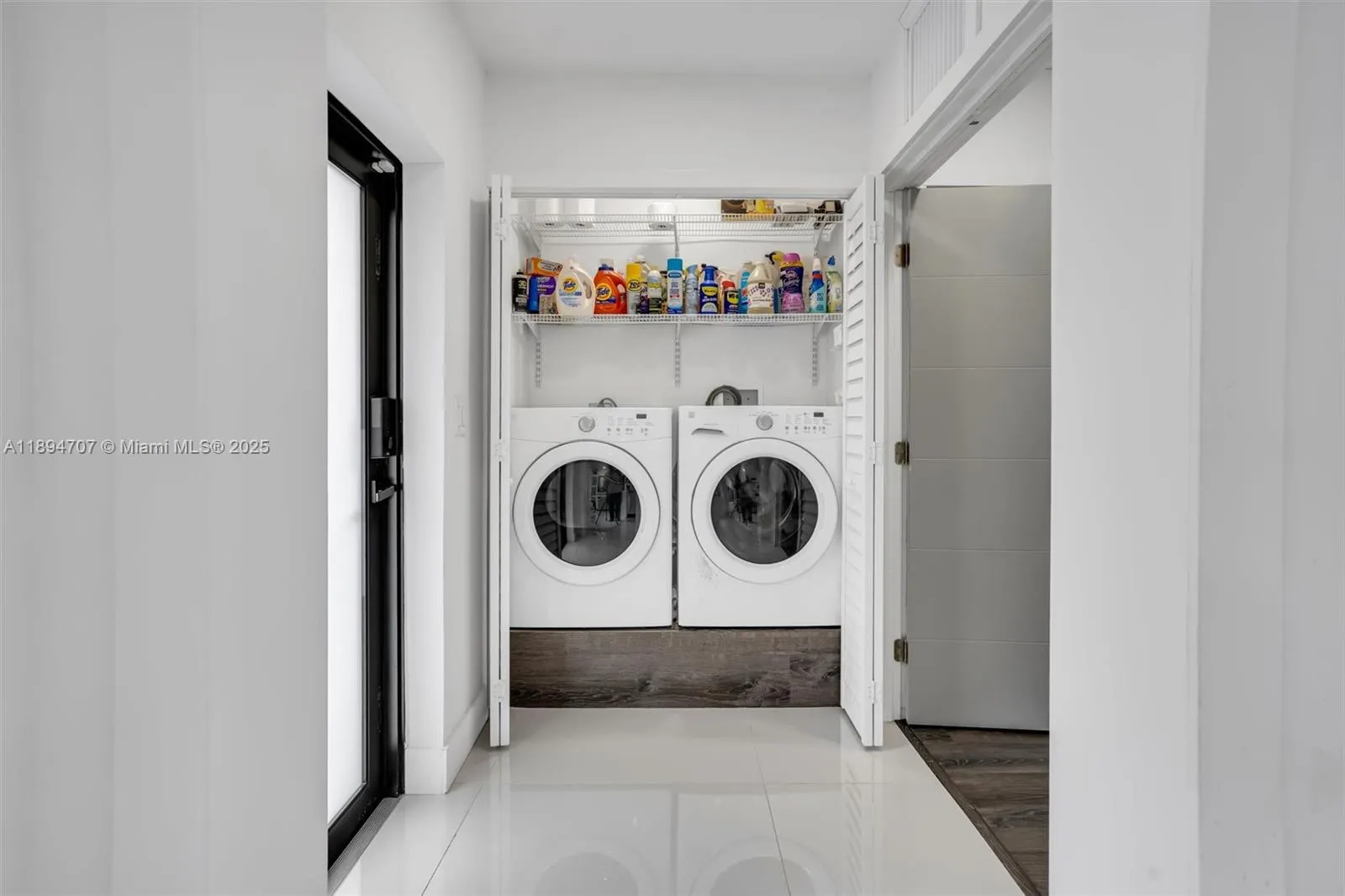 2484 SW 25 ST