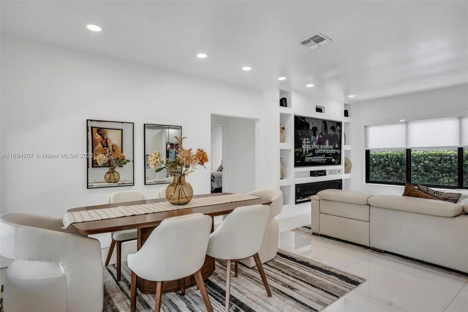 2484 SW 25 ST