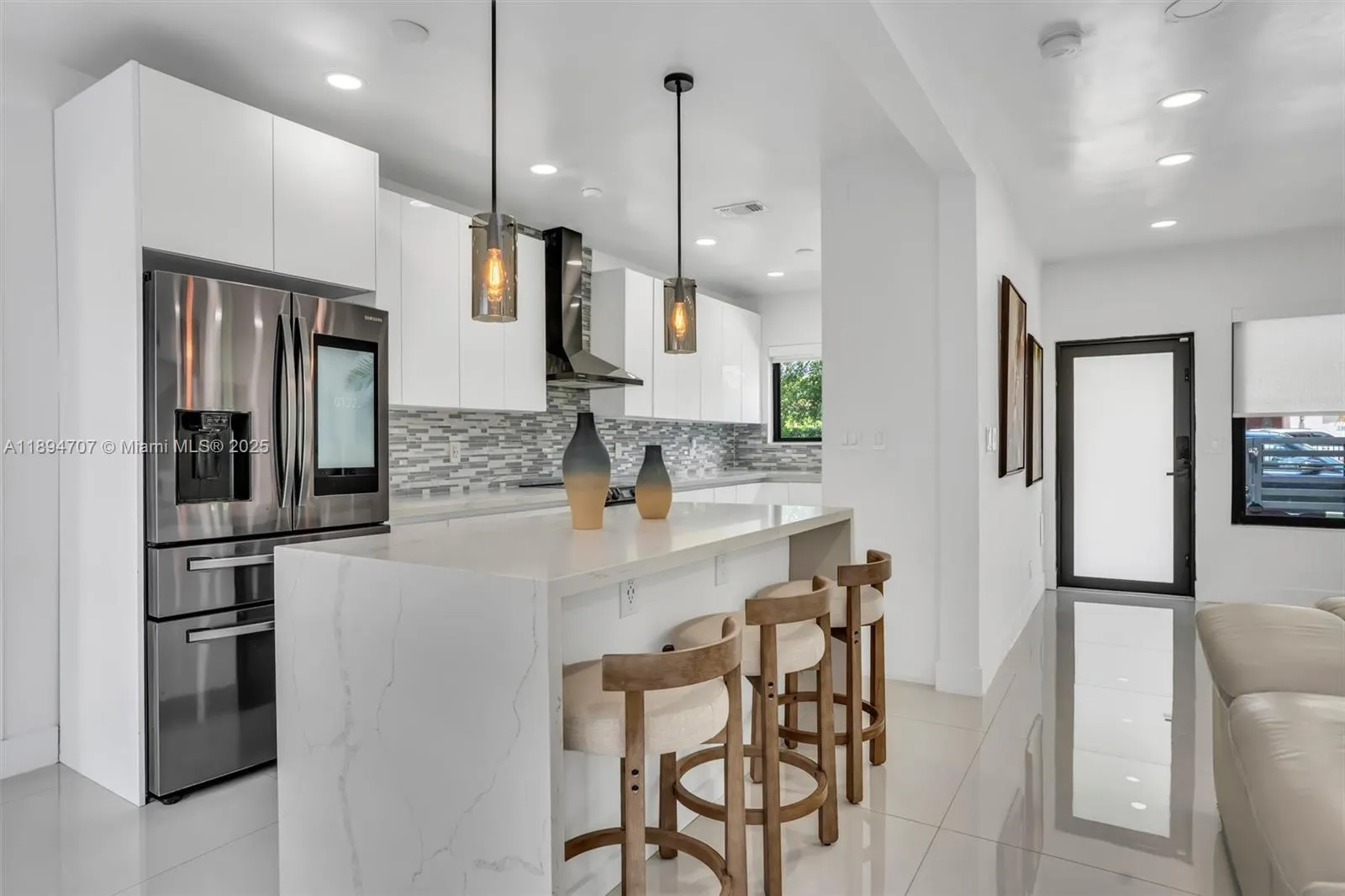 2484 SW 25 ST