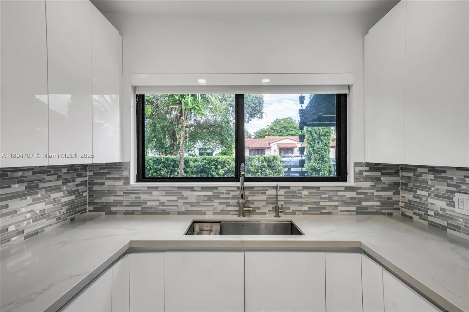 2484 SW 25 ST