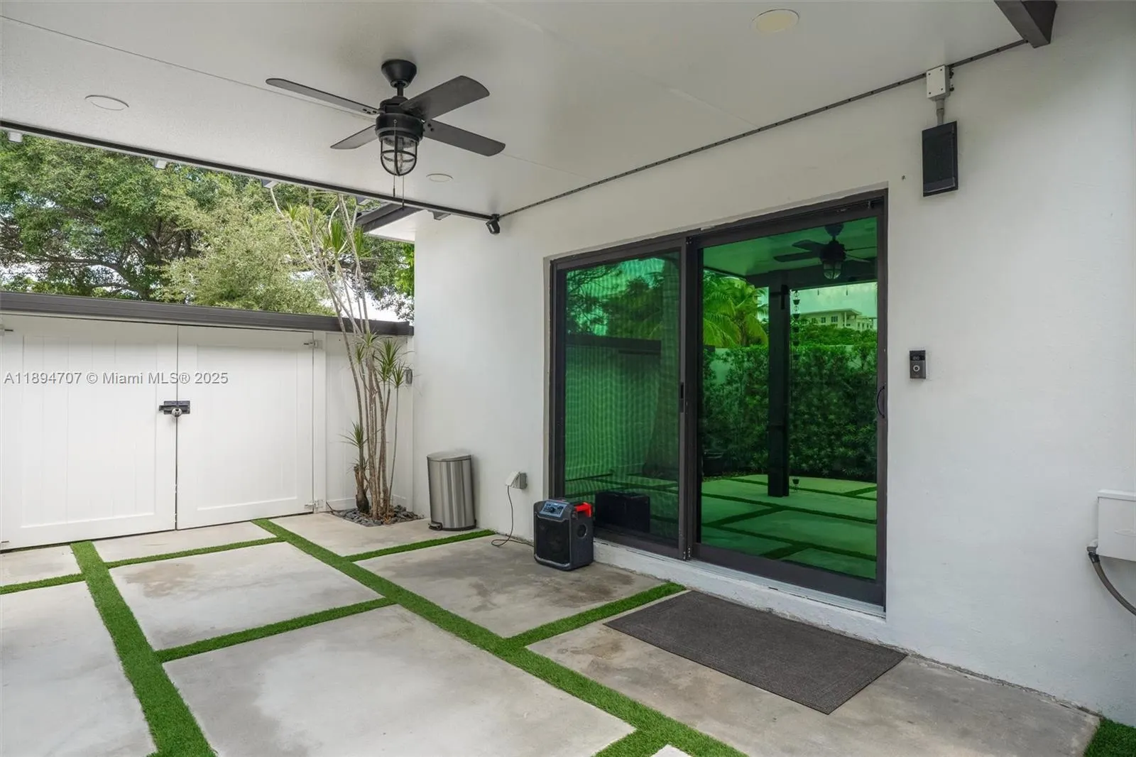2484 SW 25 ST