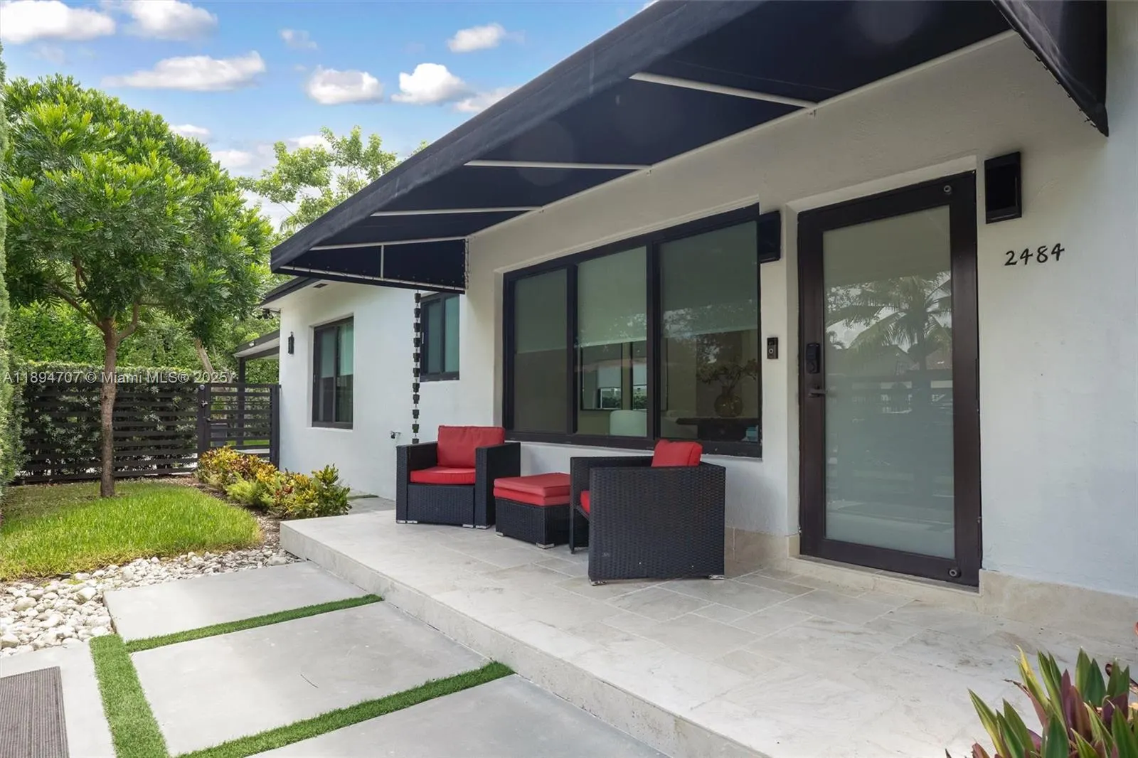 2484 SW 25 ST