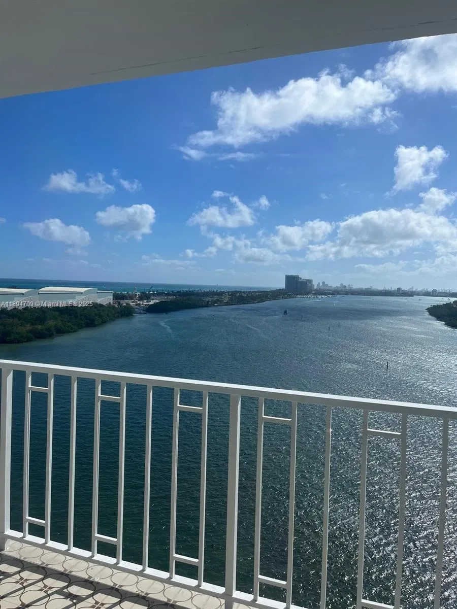 500 Bayview Dr, #630