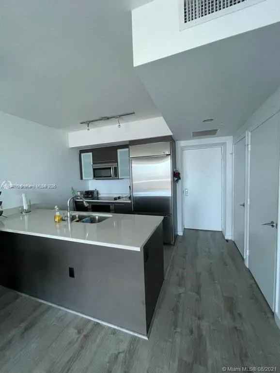 55 SE 6th St, #4004