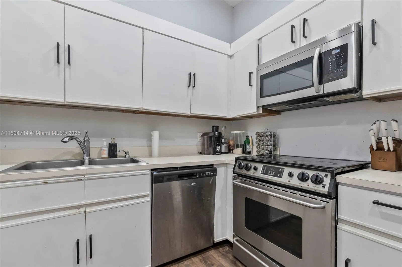 306 Republic Ct, #306