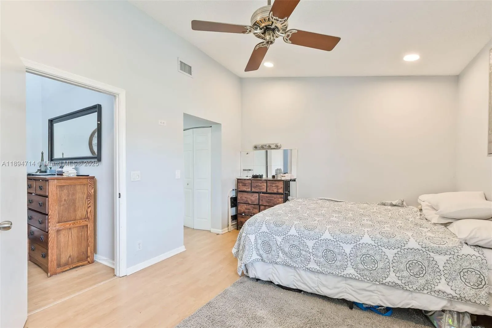 306 Republic Ct, #306