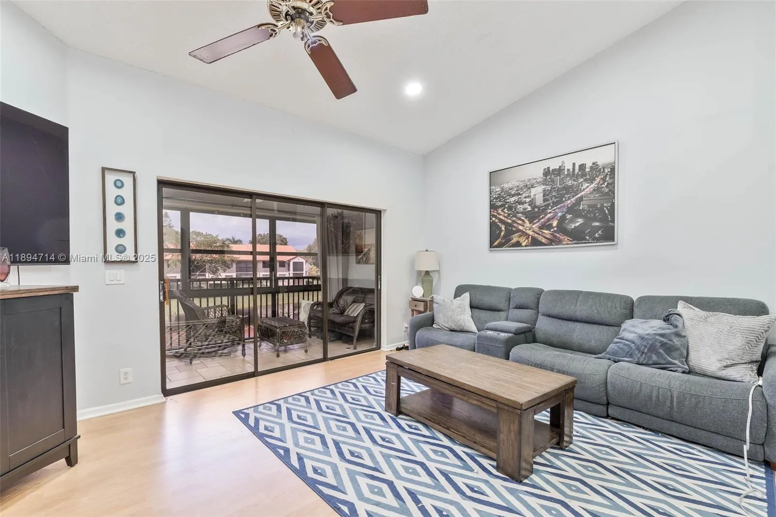 306 Republic Ct, #306