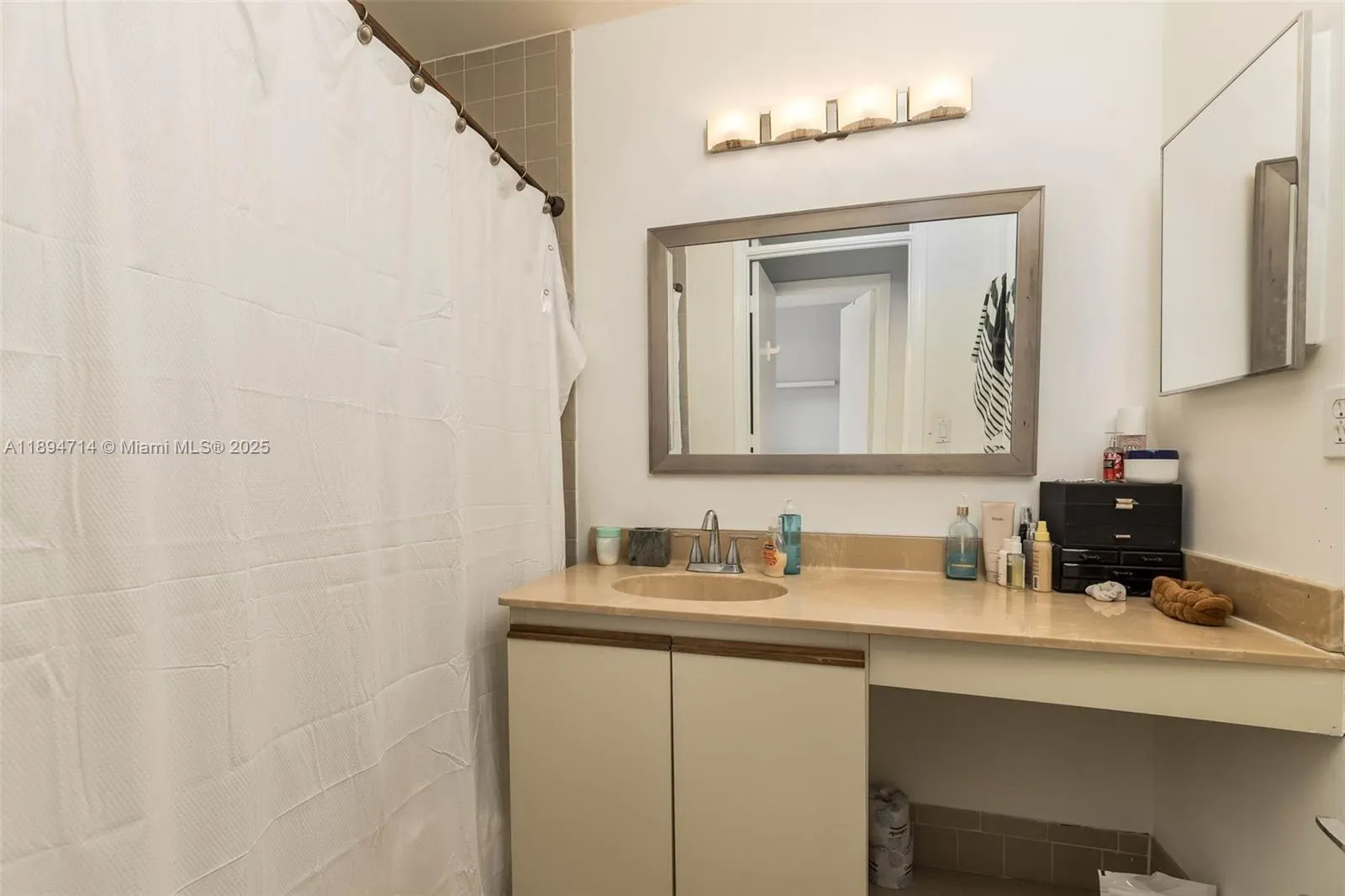 306 Republic Ct, #306