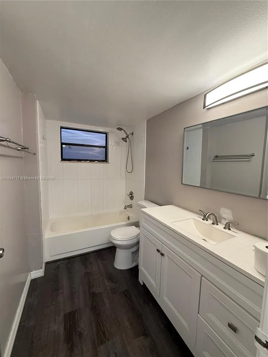 8101 Byron Ave, #305